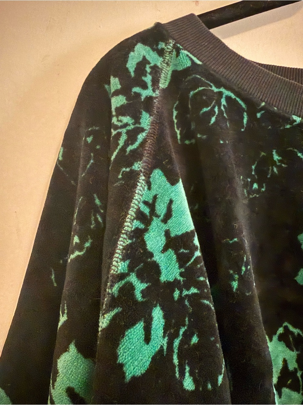 Cropped Wide Neck Velvet Crew Sweatshirt - Picture 2 of 4
